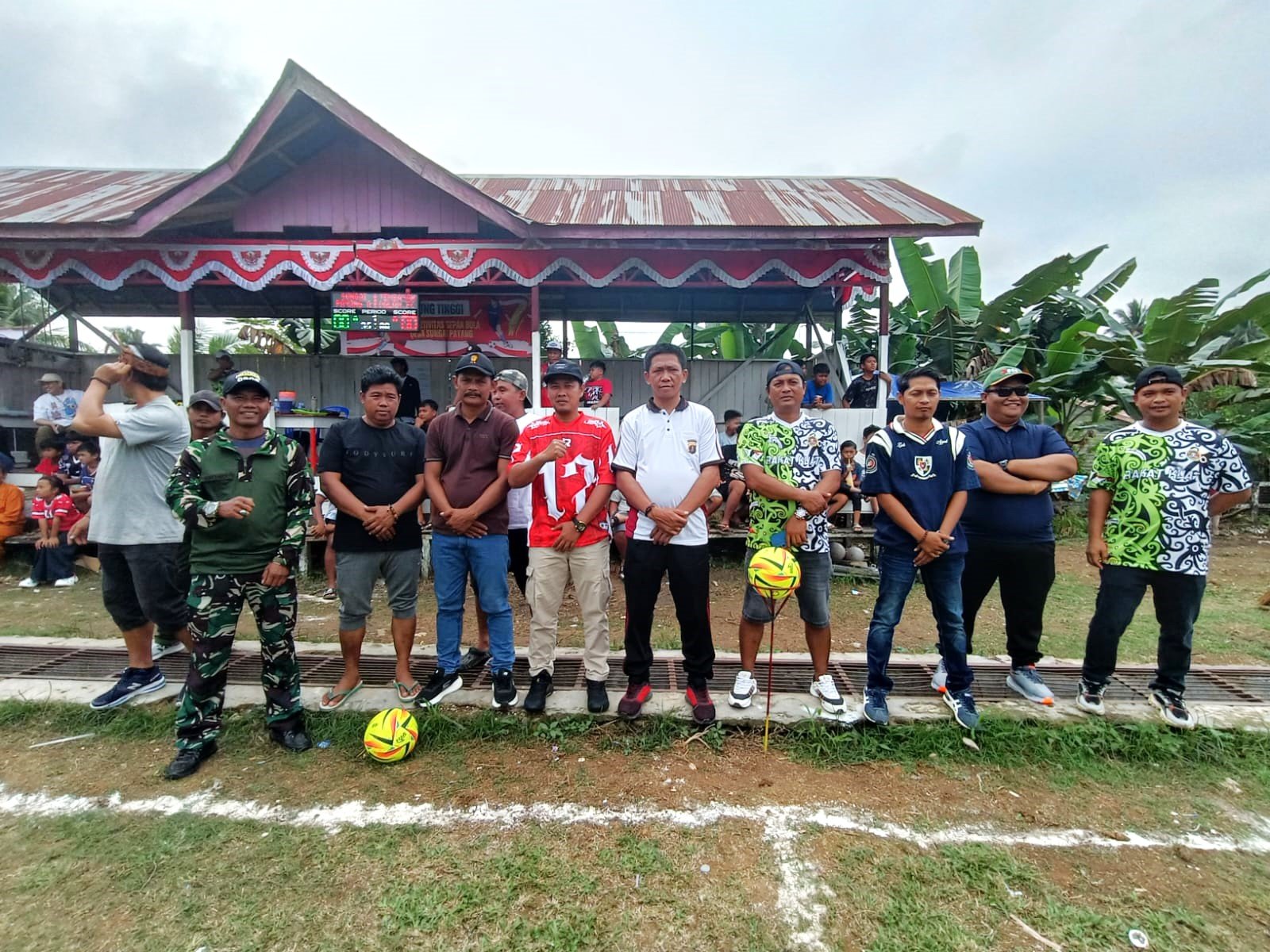 Semarak Kemerdekaan, Babinsa Sungai Payang Hadiri Pembukaan Turnamen Sepak Bola