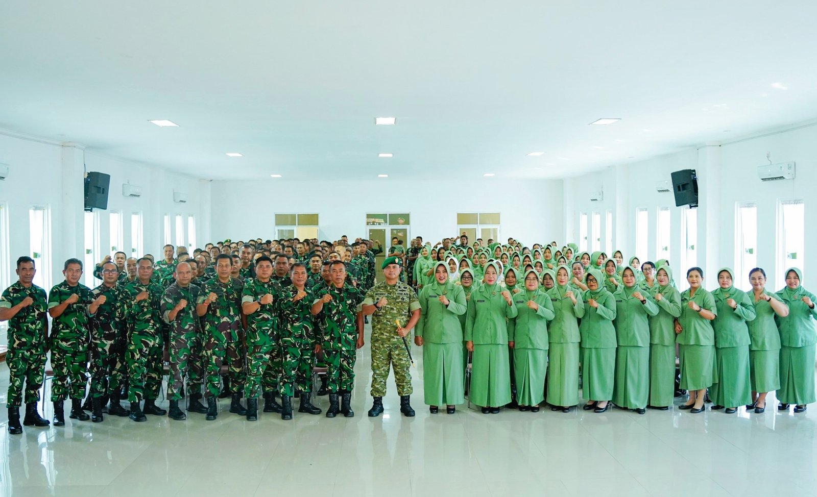 Jam Komandan, Dandim 0906/Kkr Berikan Arahan kepada Prajurit, PNS dan Persit