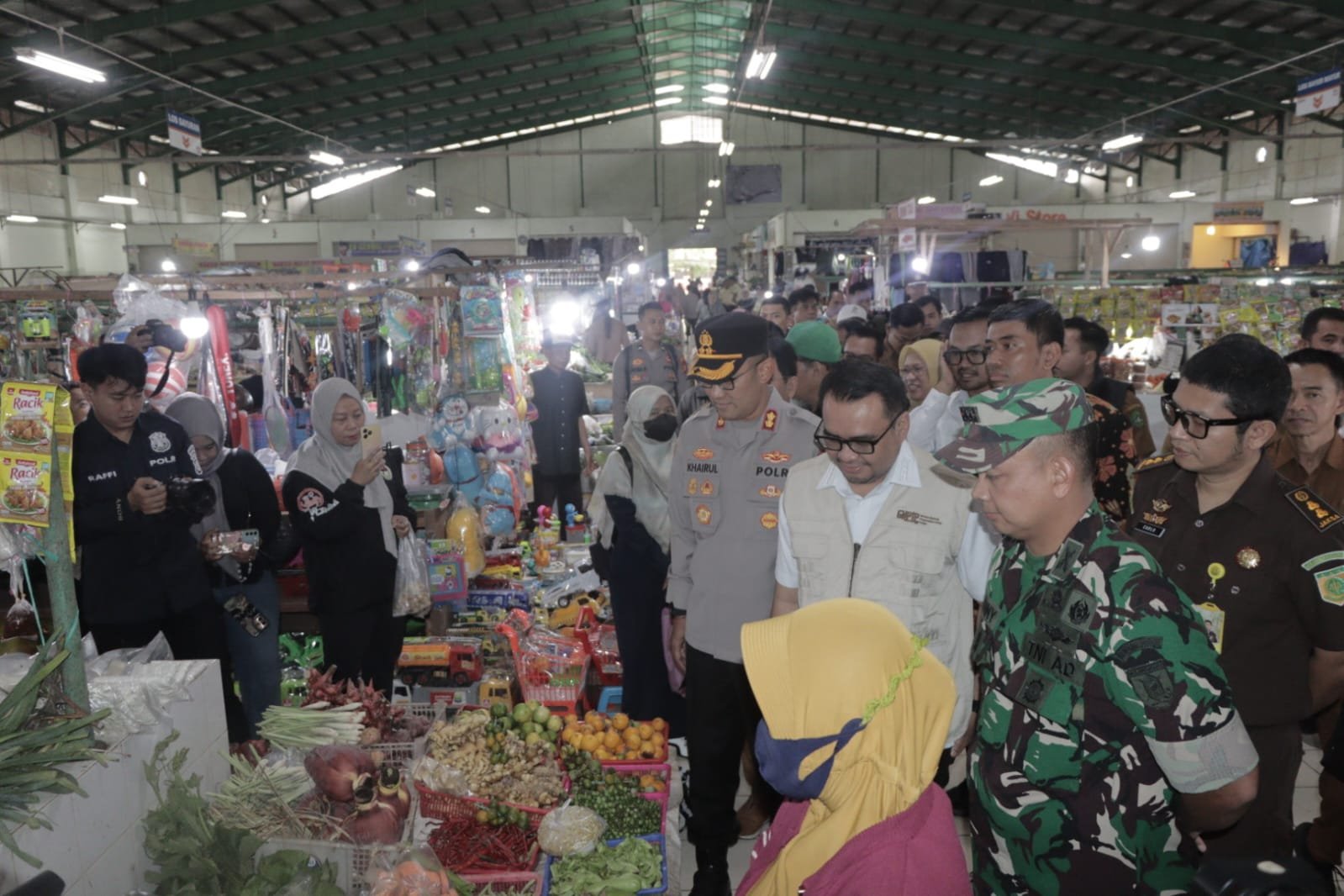 Dandim 0906/Kkr Bersama Forkopimda Pantau Distribusi dan Ketersediaan Bahan Pokok Jelang Idul Fitri 1447 H Dandim 0906/Kkr Bersama Forkopimda Pantau Distribusi dan Ketersediaan Bahan Pokok Jelang Idul Fitri 1447 H