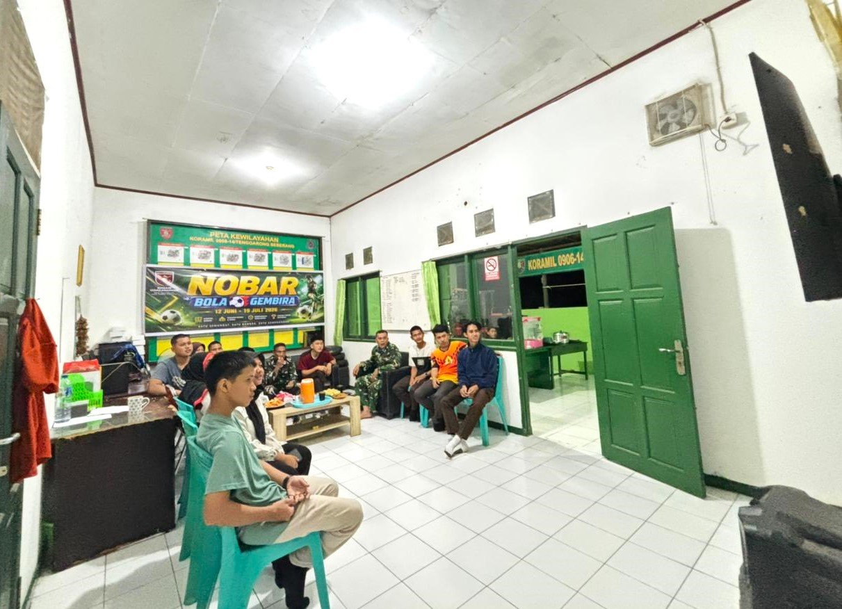 Nobar Piala Dunia Jadi Momentum Babinsa Perkuat Komsos Dan Sinergi Bersama Karang Taruna Nobar Piala Dunia Jadi Momentum Babinsa Perkuat Komsos Dan Sinergi Bersama Karang Taruna