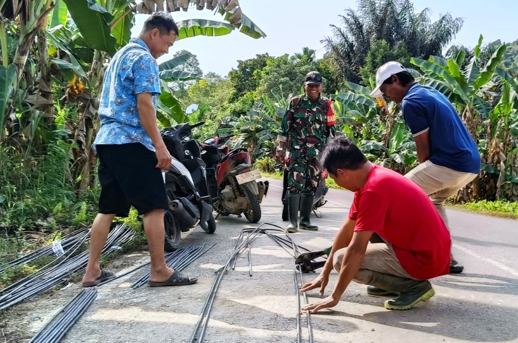 Pembangunan Jembatan Beton Merah Putih Desa Sungai Payang Permudah Akses Penghubung Antar Dusun