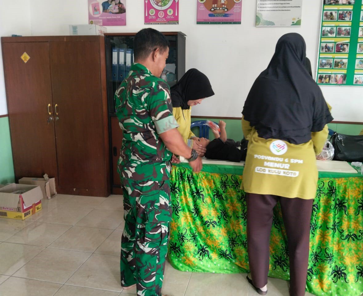 Dukung Kesehatan Masyarakat, Babinsa Lakukan Pendampingan Posyandu Di Wilayah Binaan Dukung Kesehatan Masyarakat, Babinsa Lakukan Pendampingan Posyandu Di Wilayah Binaan