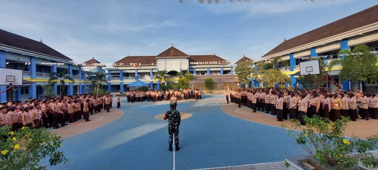 Bentuk Generasi Berkarakter, Babinsa Berikan Pembekalan Wasbang untuk Siswa
