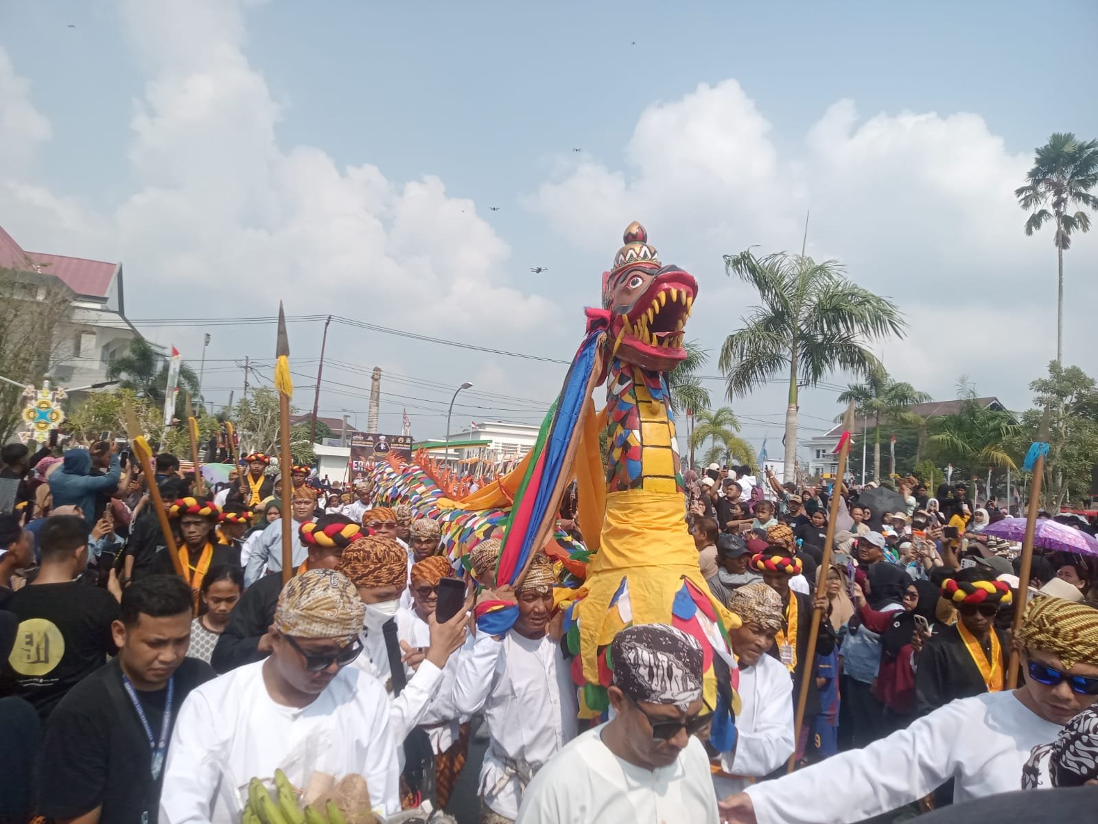 Dandim 0906/Kkr Hadiri Acara Puncak Prosesi Penutupan Erau Dandim 0906/Kkr Hadiri Acara Puncak Prosesi Penutupan Erau